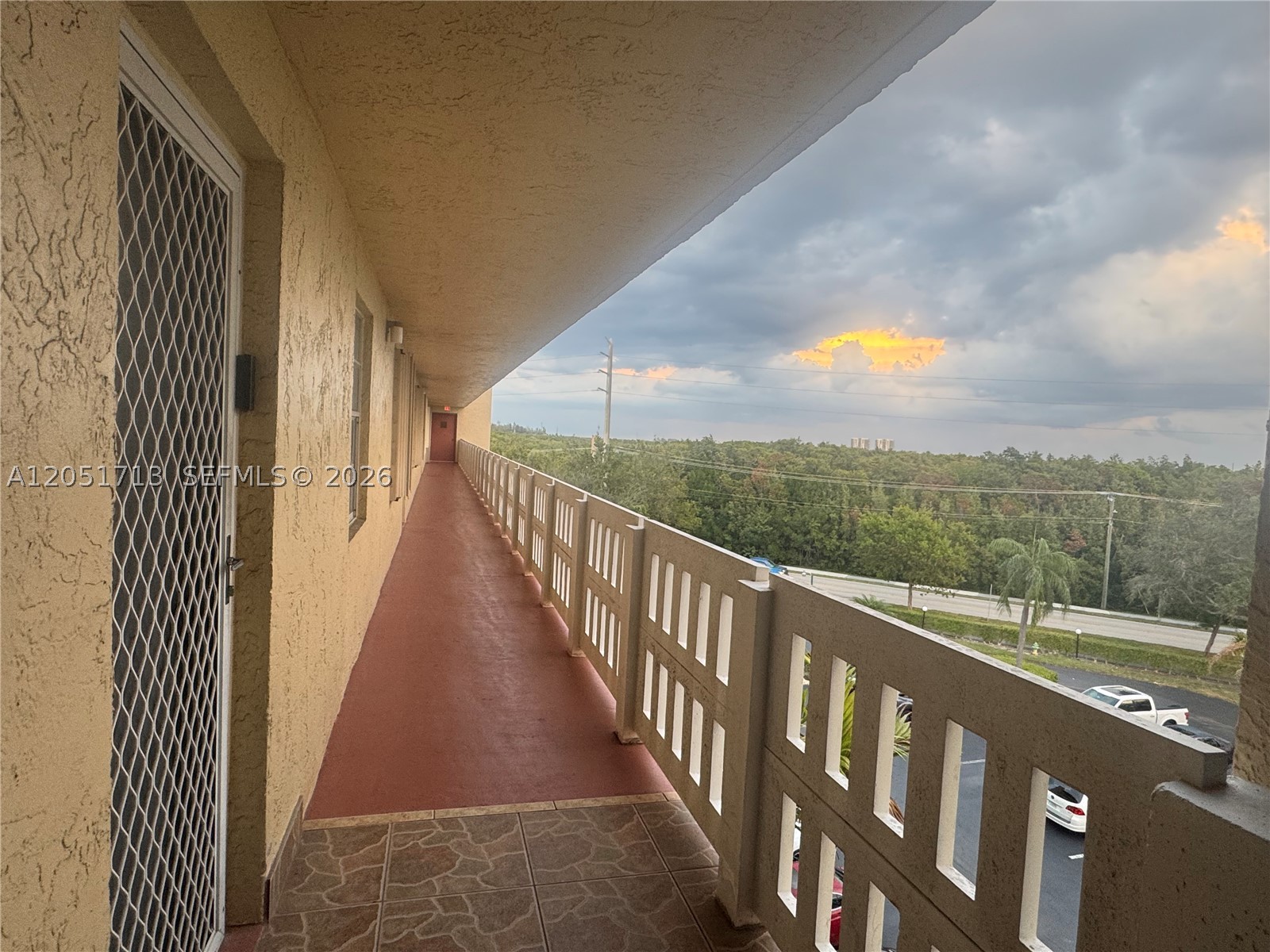 MEADOWBROOK LAKES VIEW CO - Residential