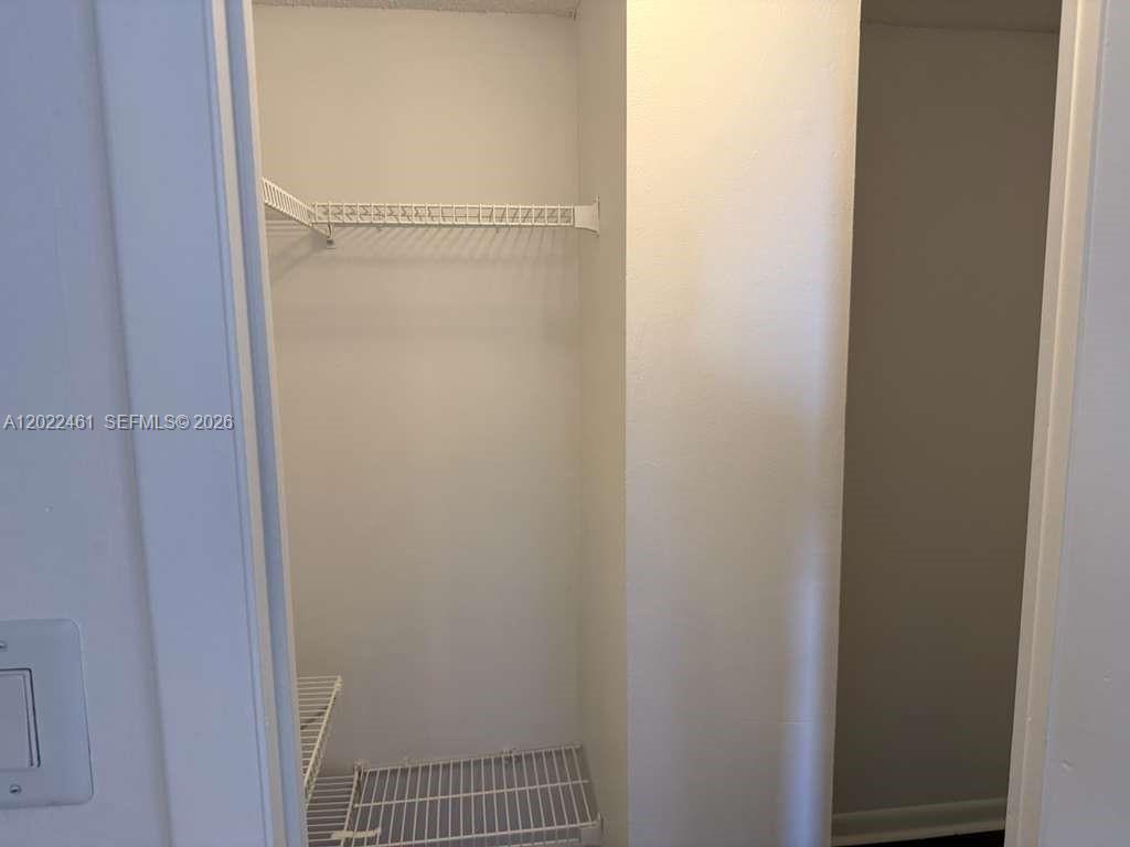 CHANTILLY CONDO - Residential