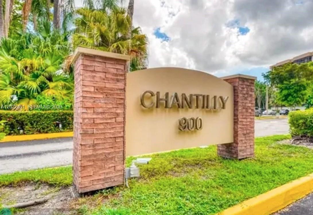 CHANTILLY CONDO - Residential