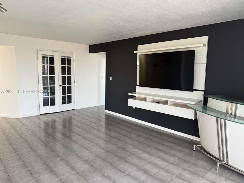 CHANTILLY CONDO - Residential