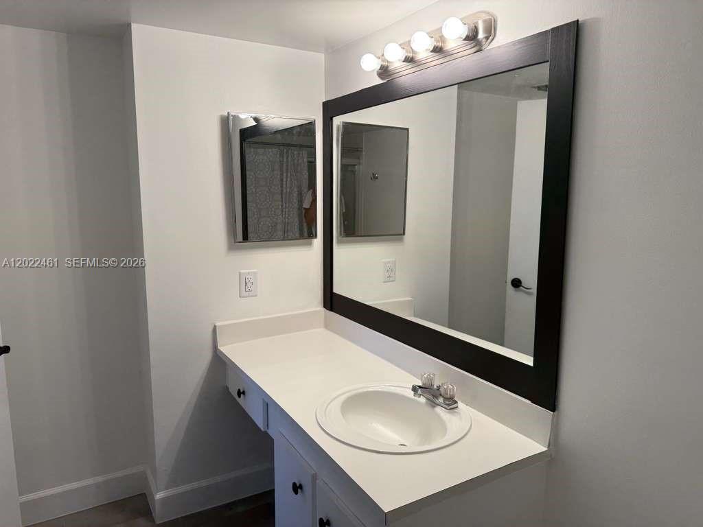 CHANTILLY CONDO - Residential
