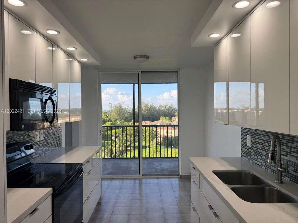 CHANTILLY CONDO - Residential
