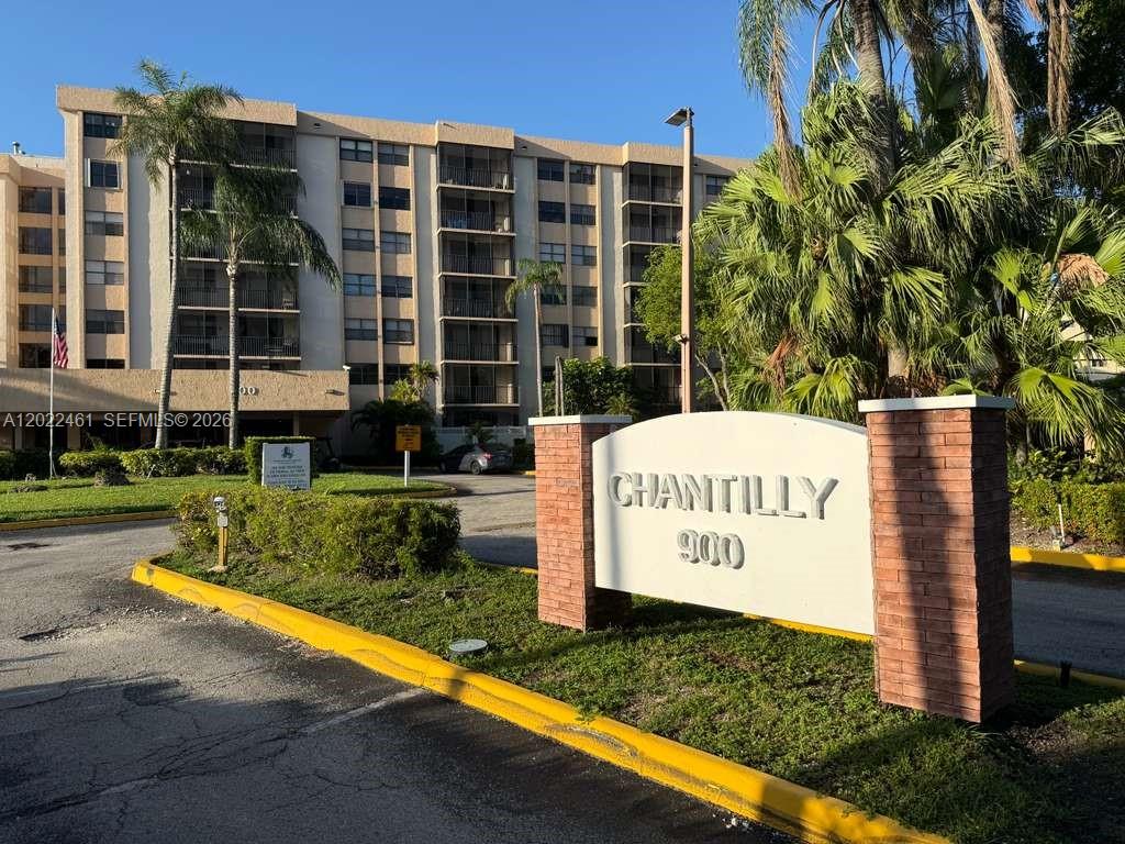 CHANTILLY CONDO - Residential