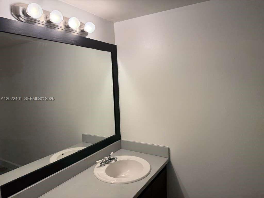 CHANTILLY CONDO - Residential