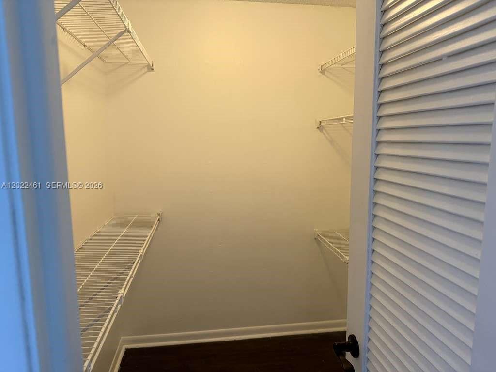 CHANTILLY CONDO - Residential