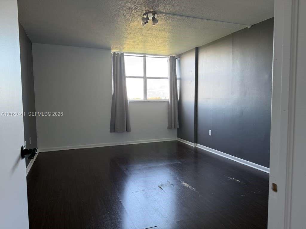CHANTILLY CONDO - Residential