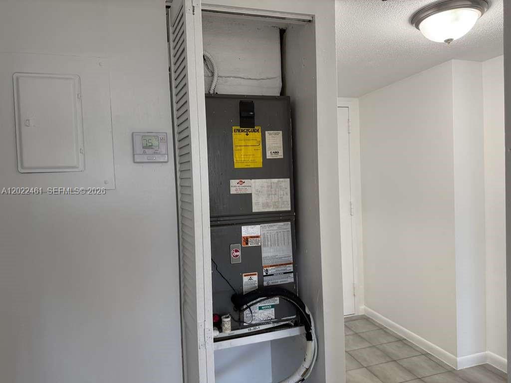 CHANTILLY CONDO - Residential