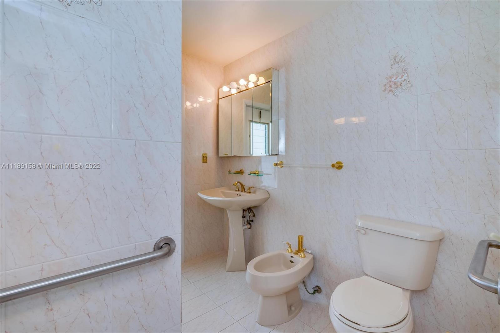 CORAL PARK ESTATES SEC 4 - Residential Lease