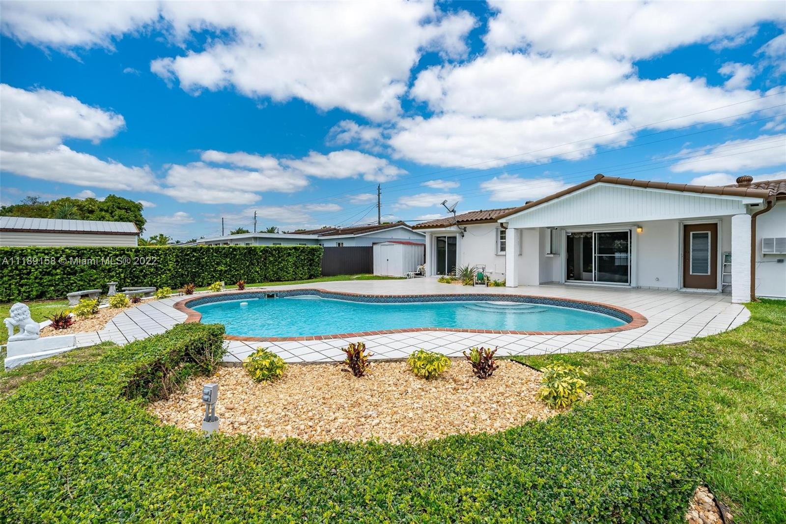 CORAL PARK ESTATES SEC 4 - Residential Lease