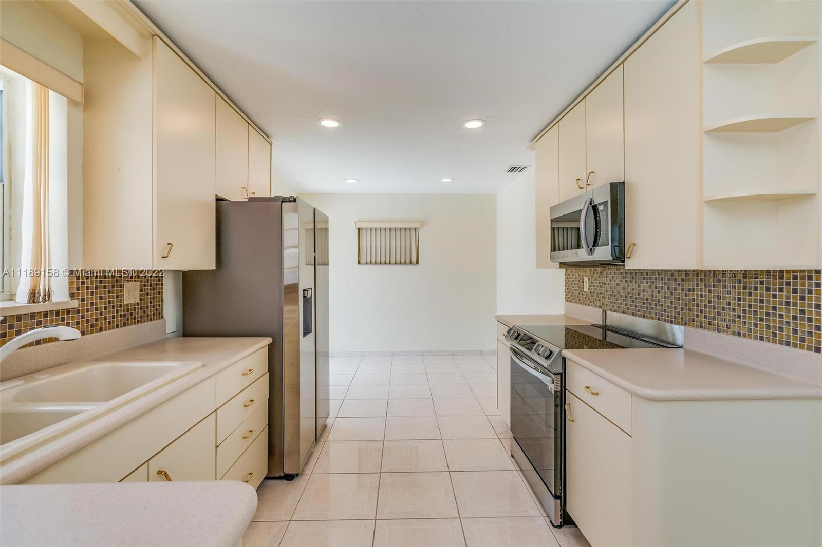 CORAL PARK ESTATES SEC 4 - Residential Lease