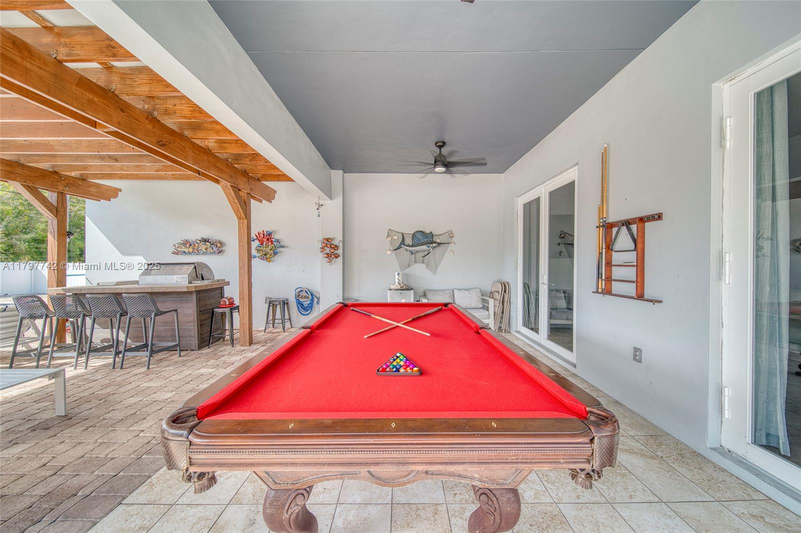 NORTH HOLLYWOOD - Residential