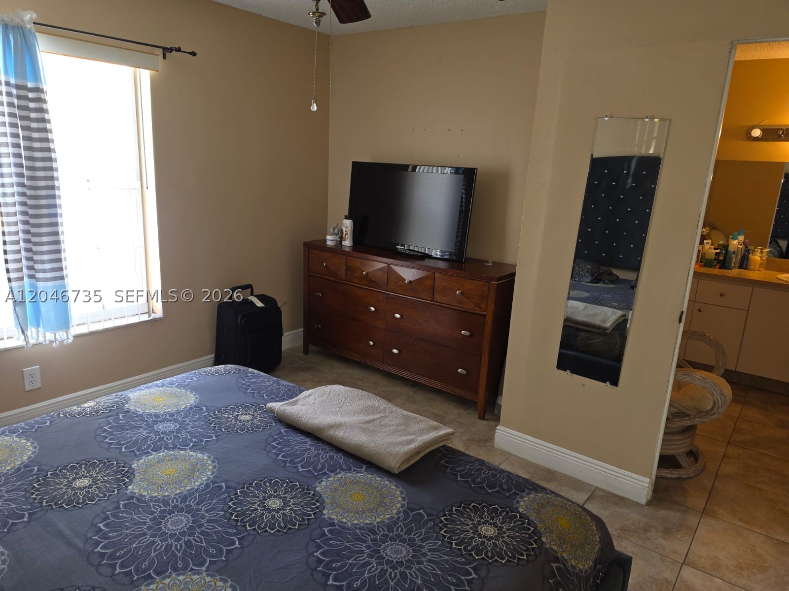 WOOD HUE IV CONDO - Residential