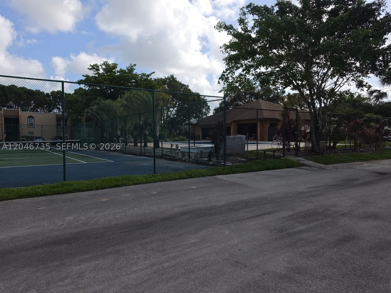 WOOD HUE IV CONDO - Residential