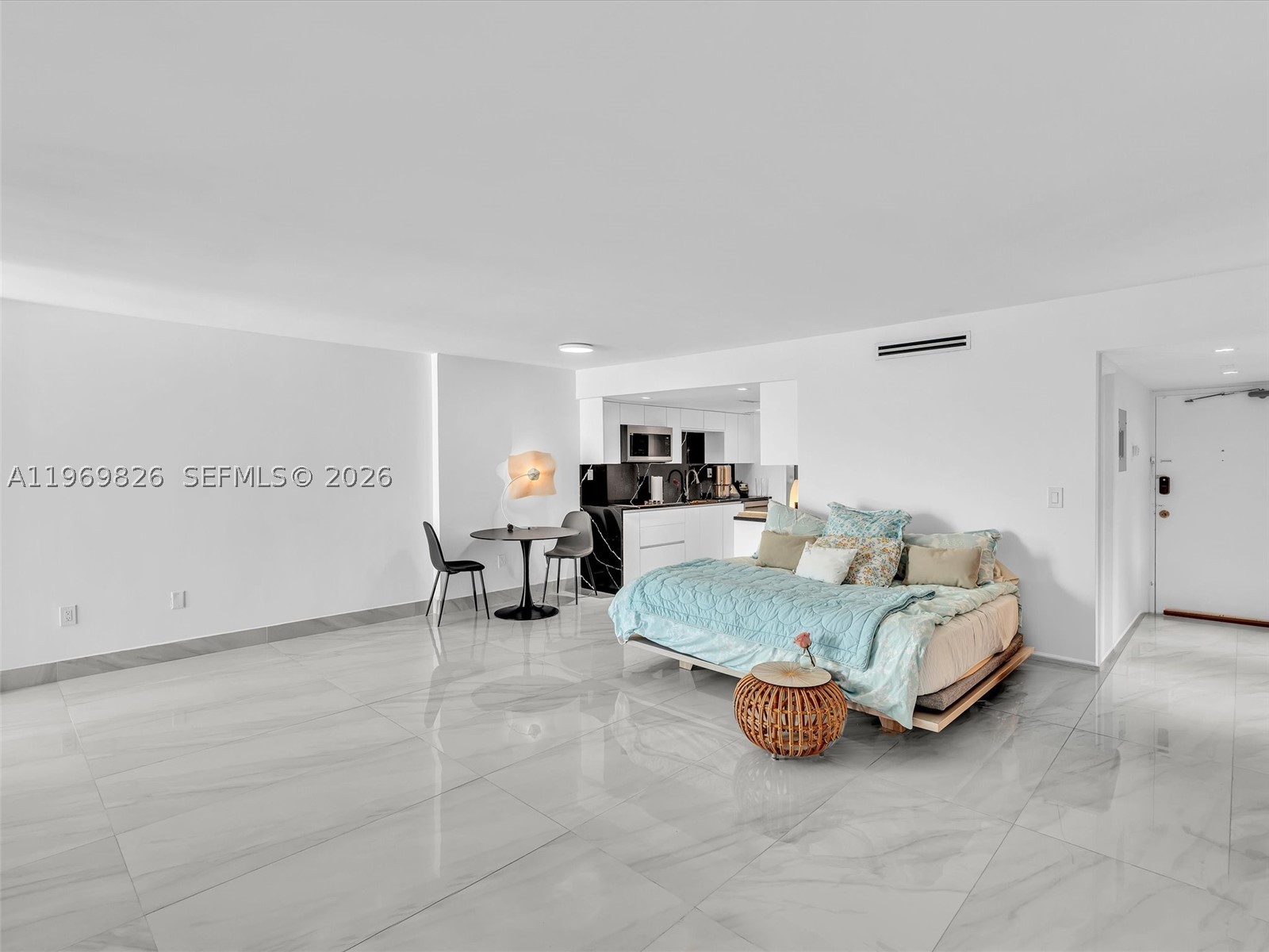 THE PRESIDENTIAL CONDO - Residential