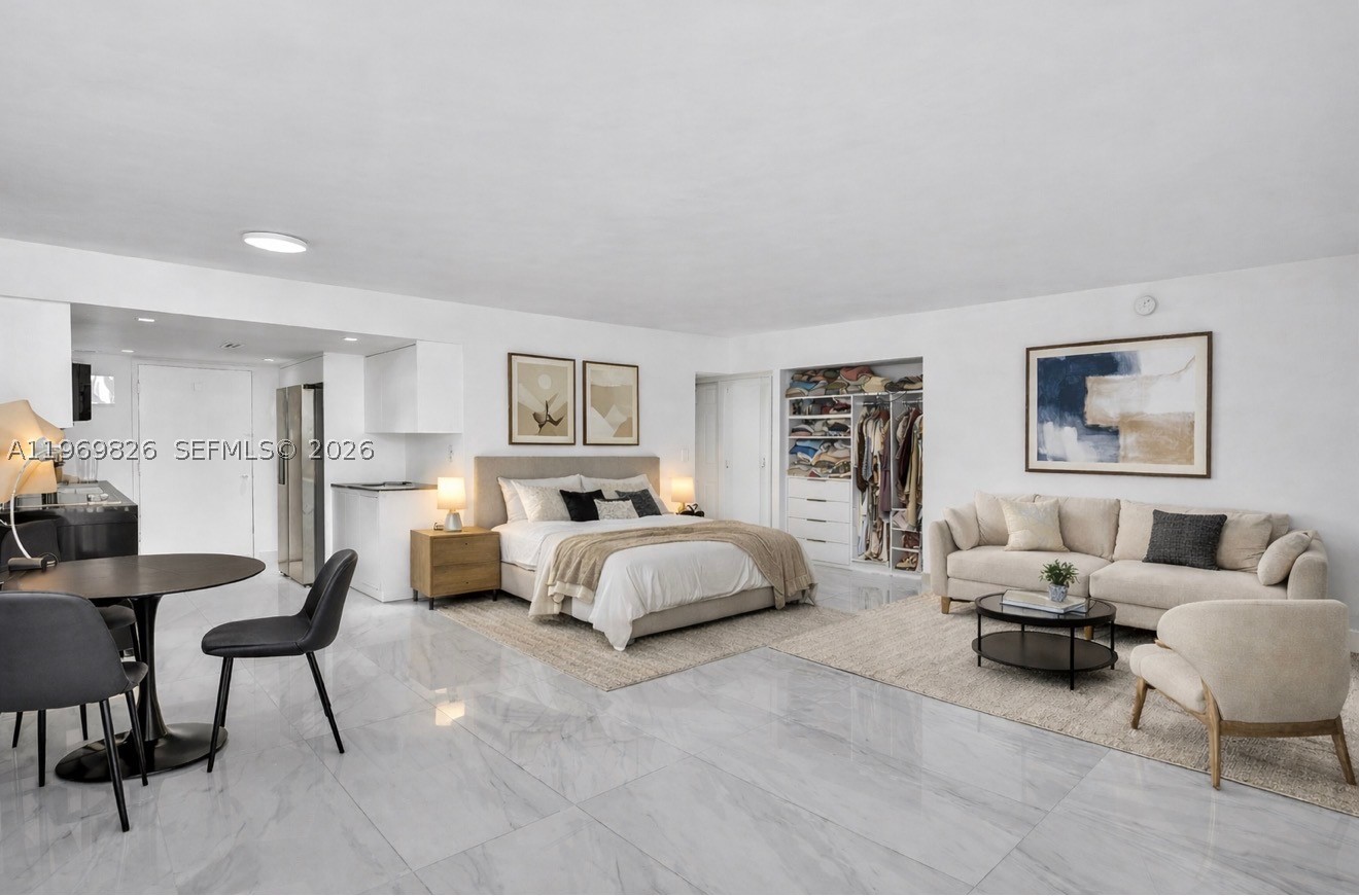 THE PRESIDENTIAL CONDO - Residential
