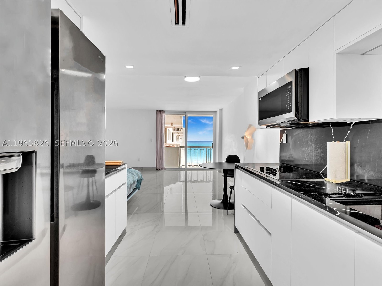 THE PRESIDENTIAL CONDO - Residential