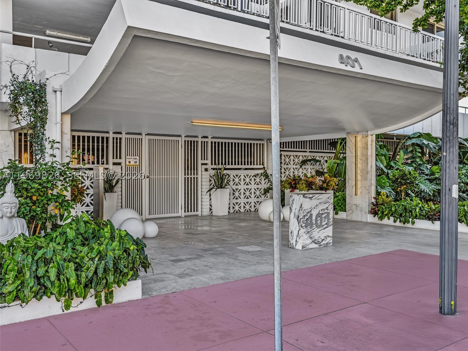 THE PRESIDENTIAL CONDO - Residential
