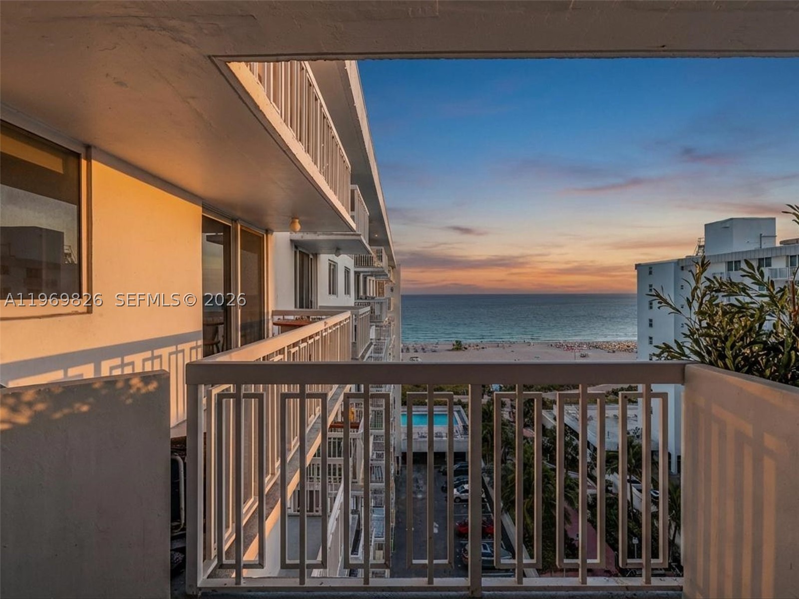 THE PRESIDENTIAL CONDO - Residential