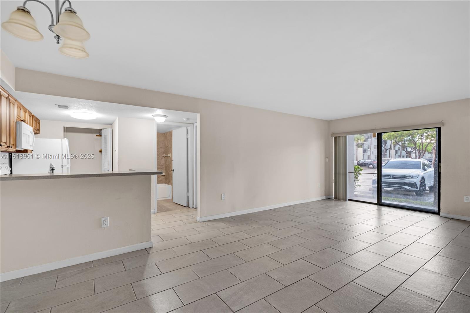 Charming 2 Bed, 2 Bath Condo in Villa Bellini! No rental restrictions -  Can be leased immediately !

Discover your ideal investment or primary residence nestled in the tranquil Villa Bellini community, you'll enjoy peace and privacy while being centrally located near I-75 and major expressways.  Don't miss this opportunity for convenience and comfort!

** Brand new interior paint and updated accessories throughout the property ** 

Schedule your showing today , EASY TO SHOW !