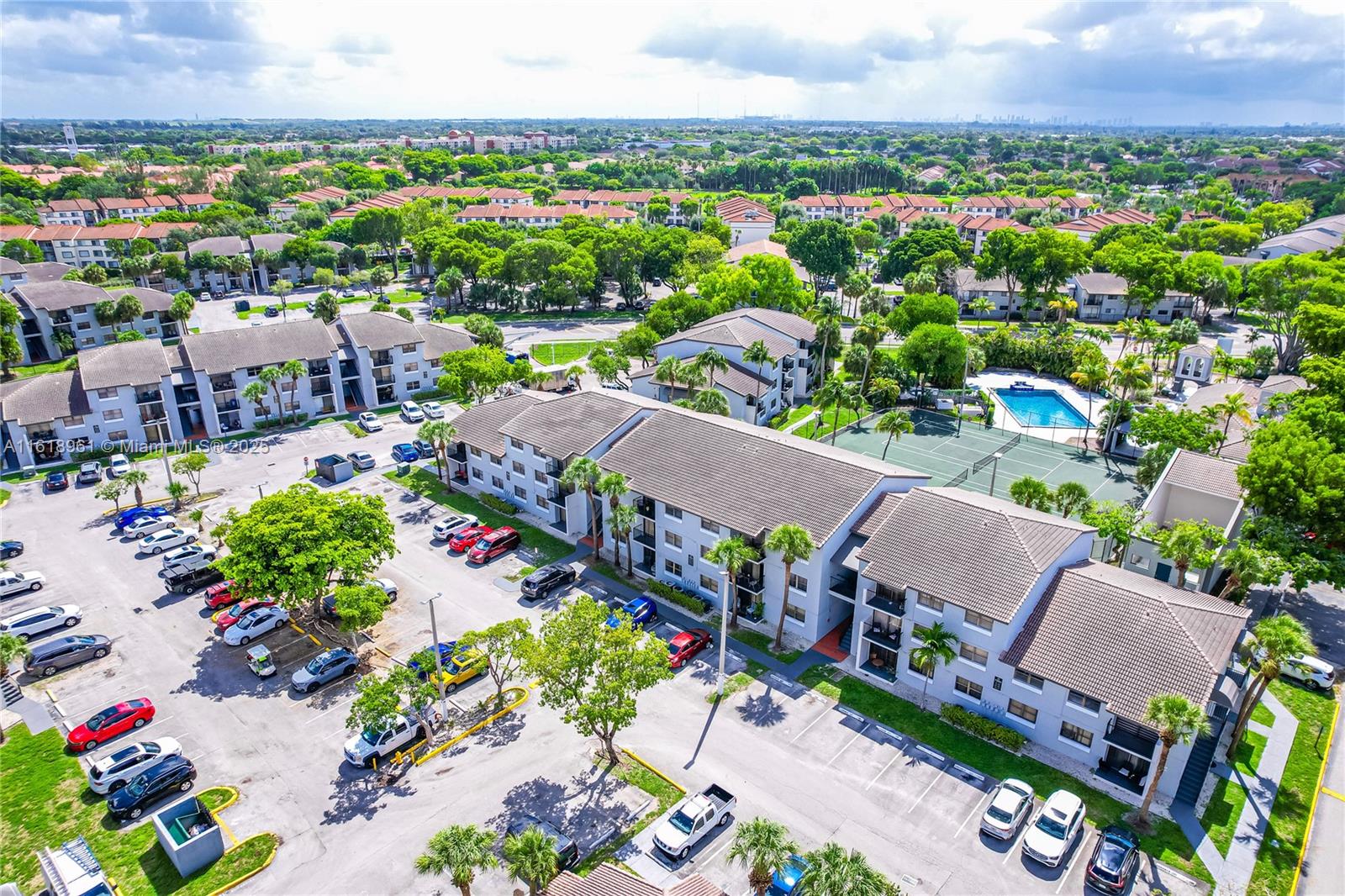 VILLA BELLINI CONDO - Residential