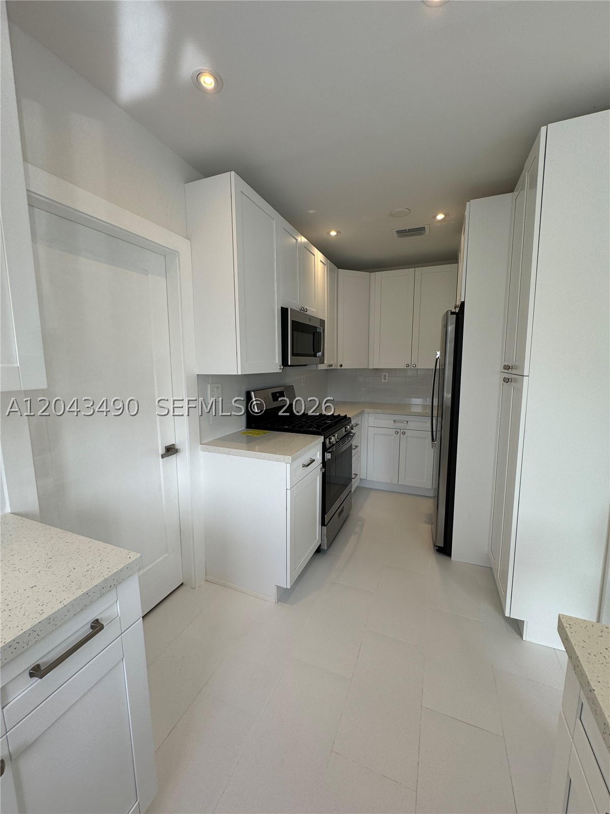 HIA 13 ADDN AMD PL REV - Residential Lease
