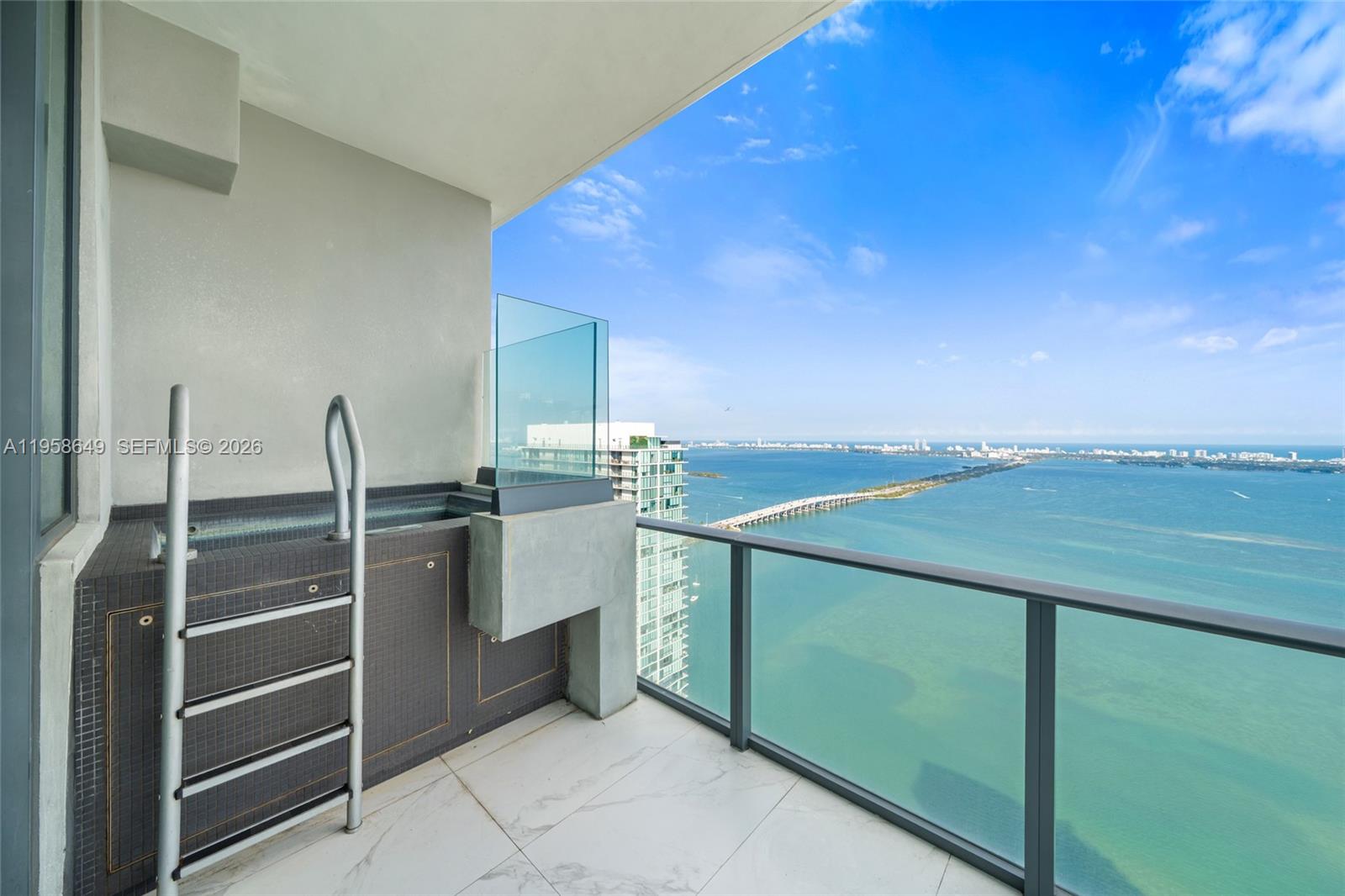 GRAN PARAISO CONDO - Residential