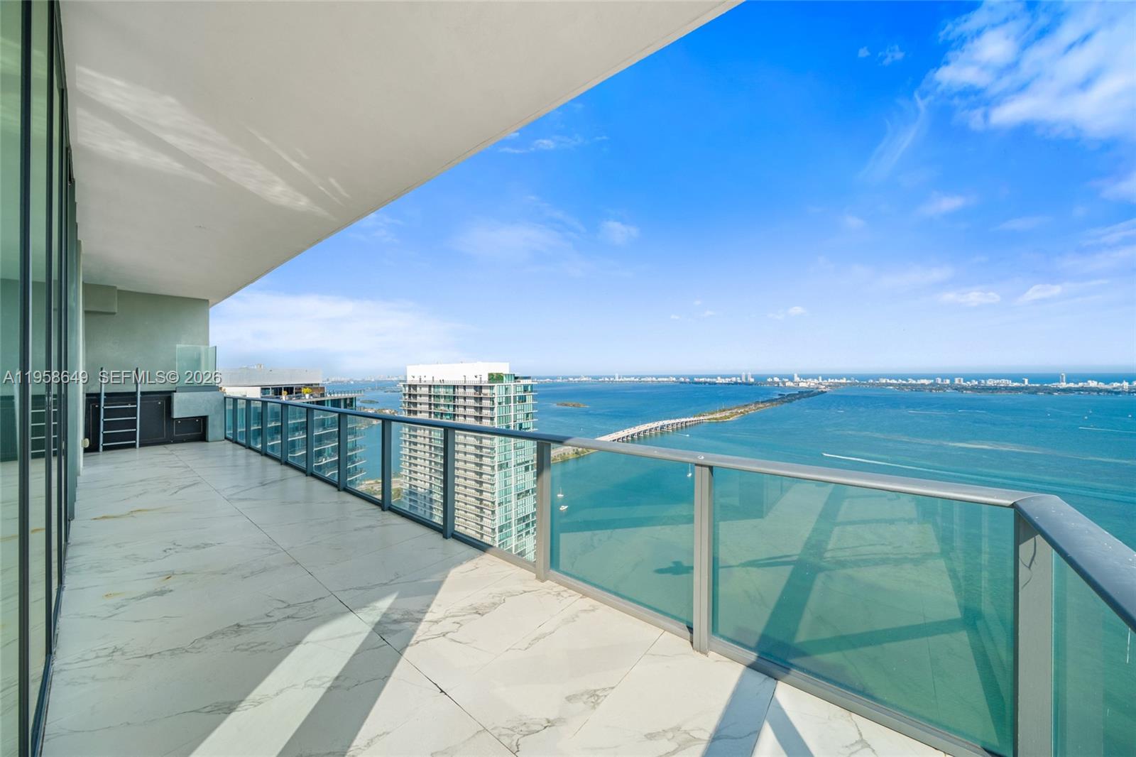 GRAN PARAISO CONDO - Residential