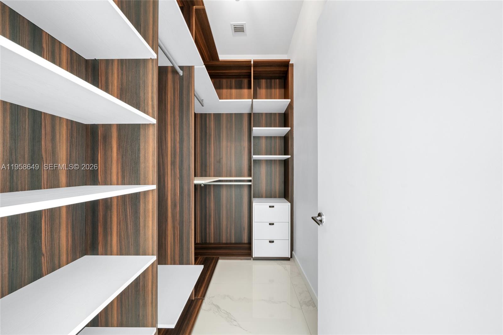 GRAN PARAISO CONDO - Residential