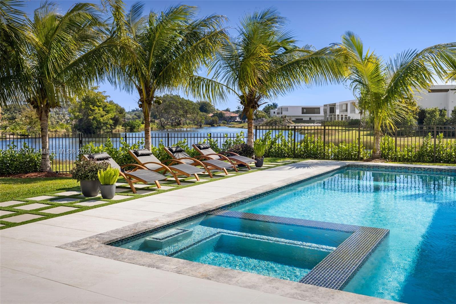 WESTON ESTATES - Residential