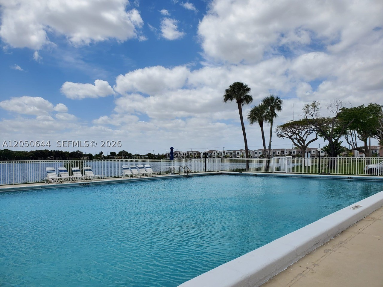 LAKEVIEW OF THE CALF CLUB - Residential