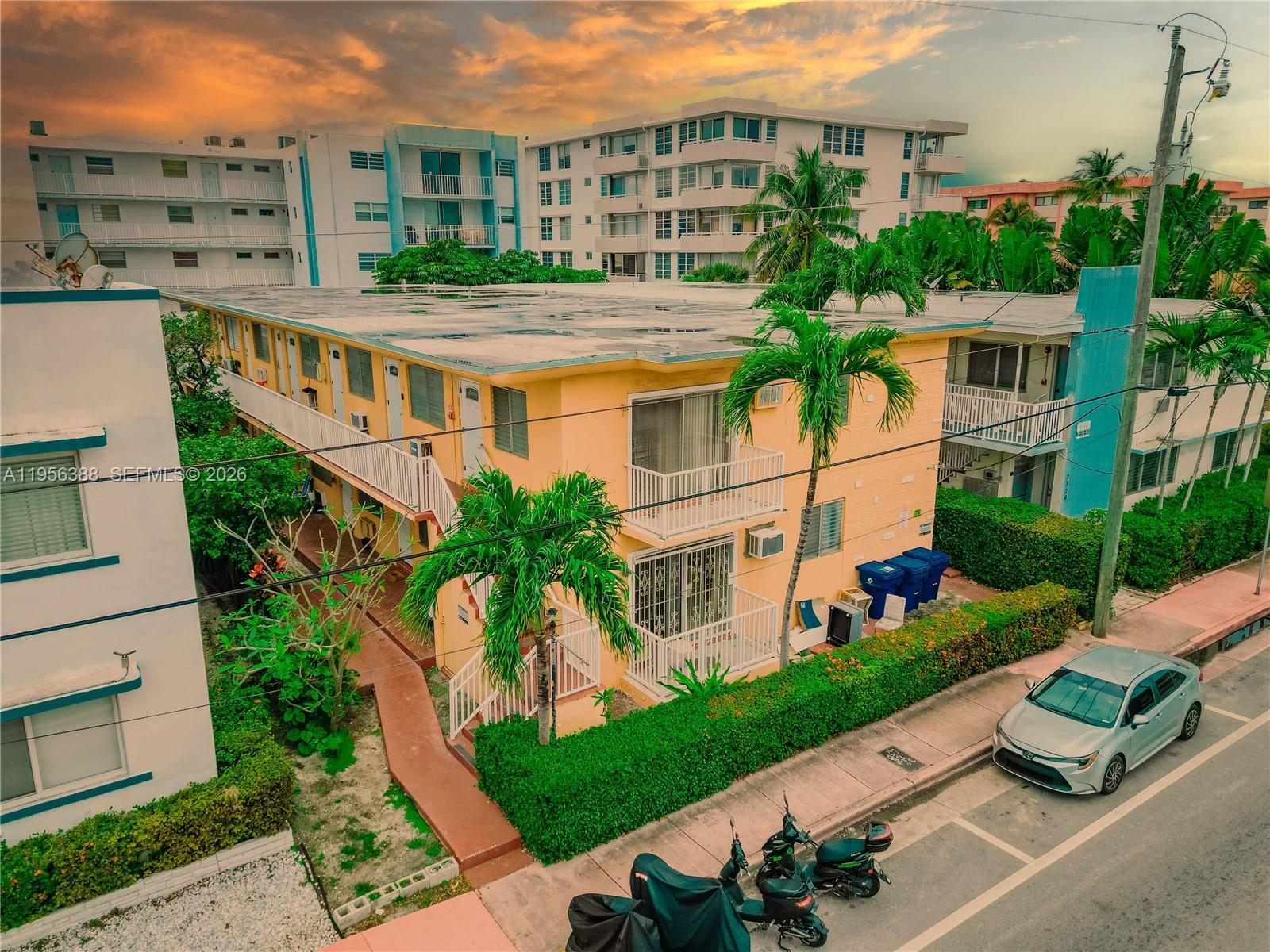 Price to sell. Investor special in Miami Beach! Corner unit studio located just minutes from the beach. The property needs complete renovation and is priced accordingly. Excellent opportunity for investors or buyers looking to customize from the ground up. Great location with strong potential. Sold as-is.