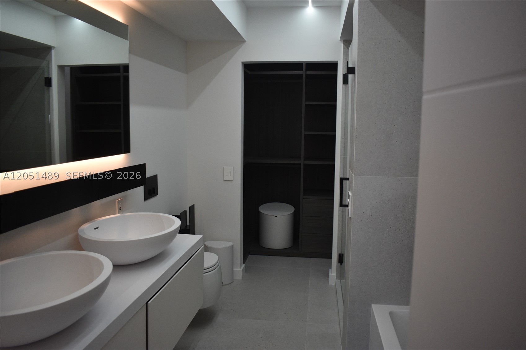 AKOYA CONDO - Residential Lease