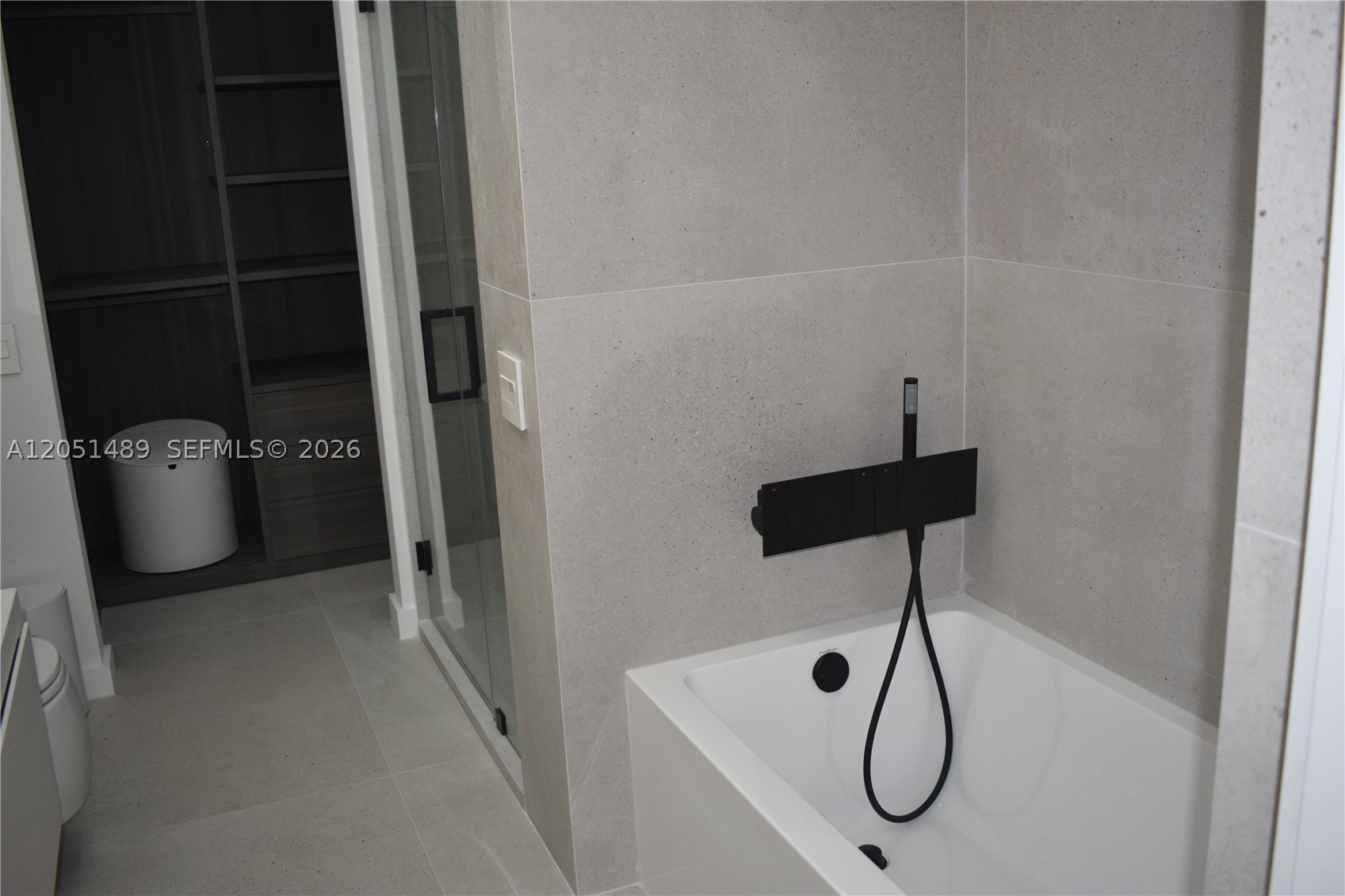 AKOYA CONDO - Residential Lease