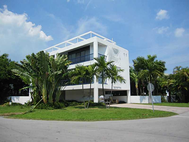 5-6 55 42 MASHTA ISLAND - Residential