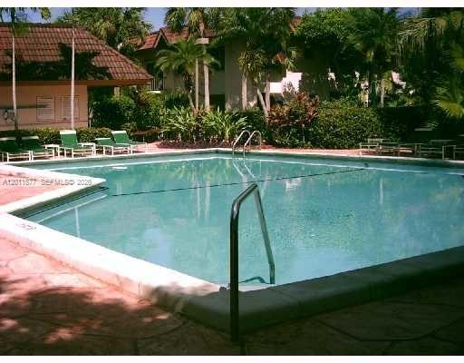 KINGSTON SQUARE CONDO - Residential