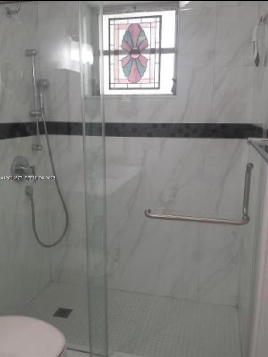 KINGSTON SQUARE CONDO - Residential