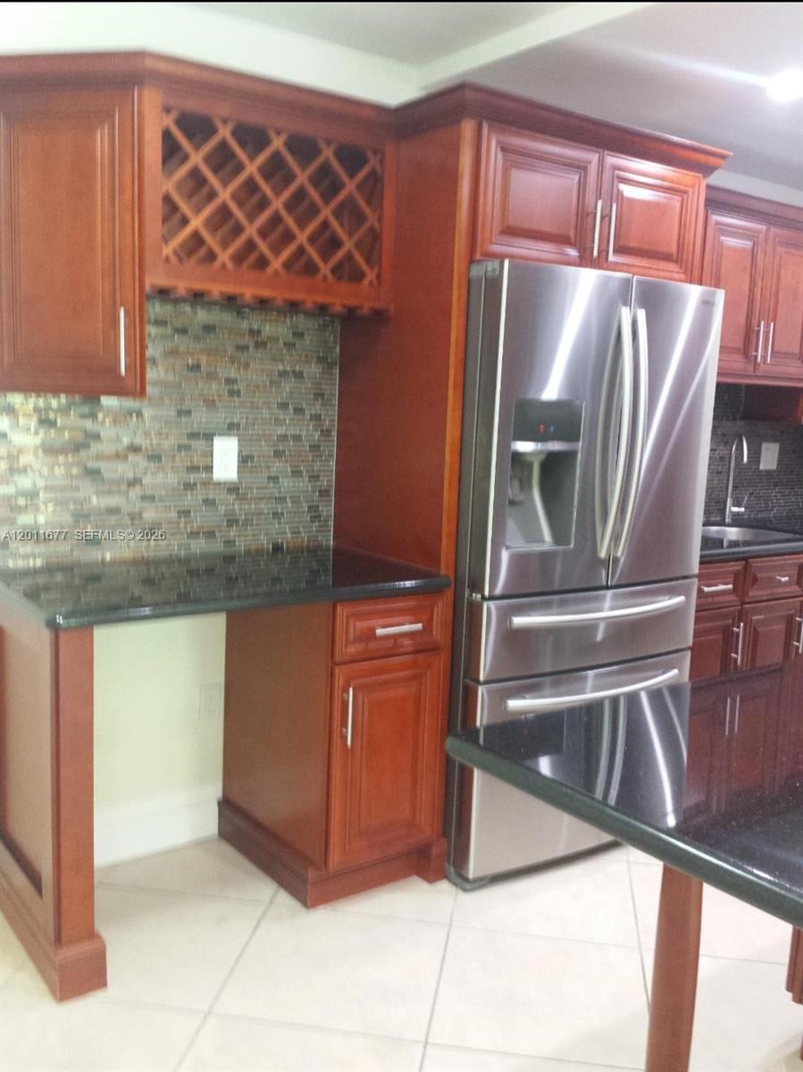 KINGSTON SQUARE CONDO - Residential