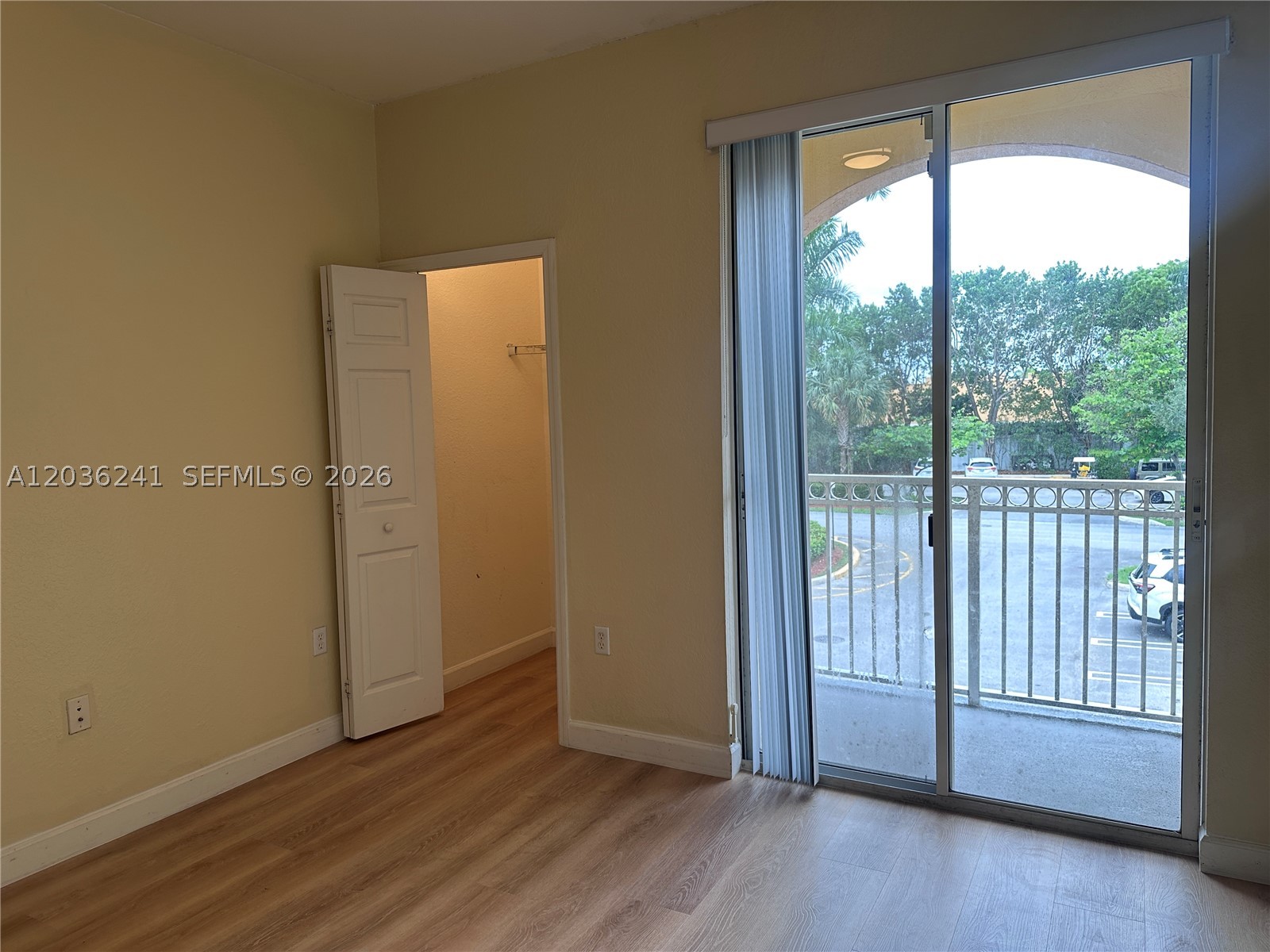 FONTAINBLEAU LAKES COURTY - Residential Lease