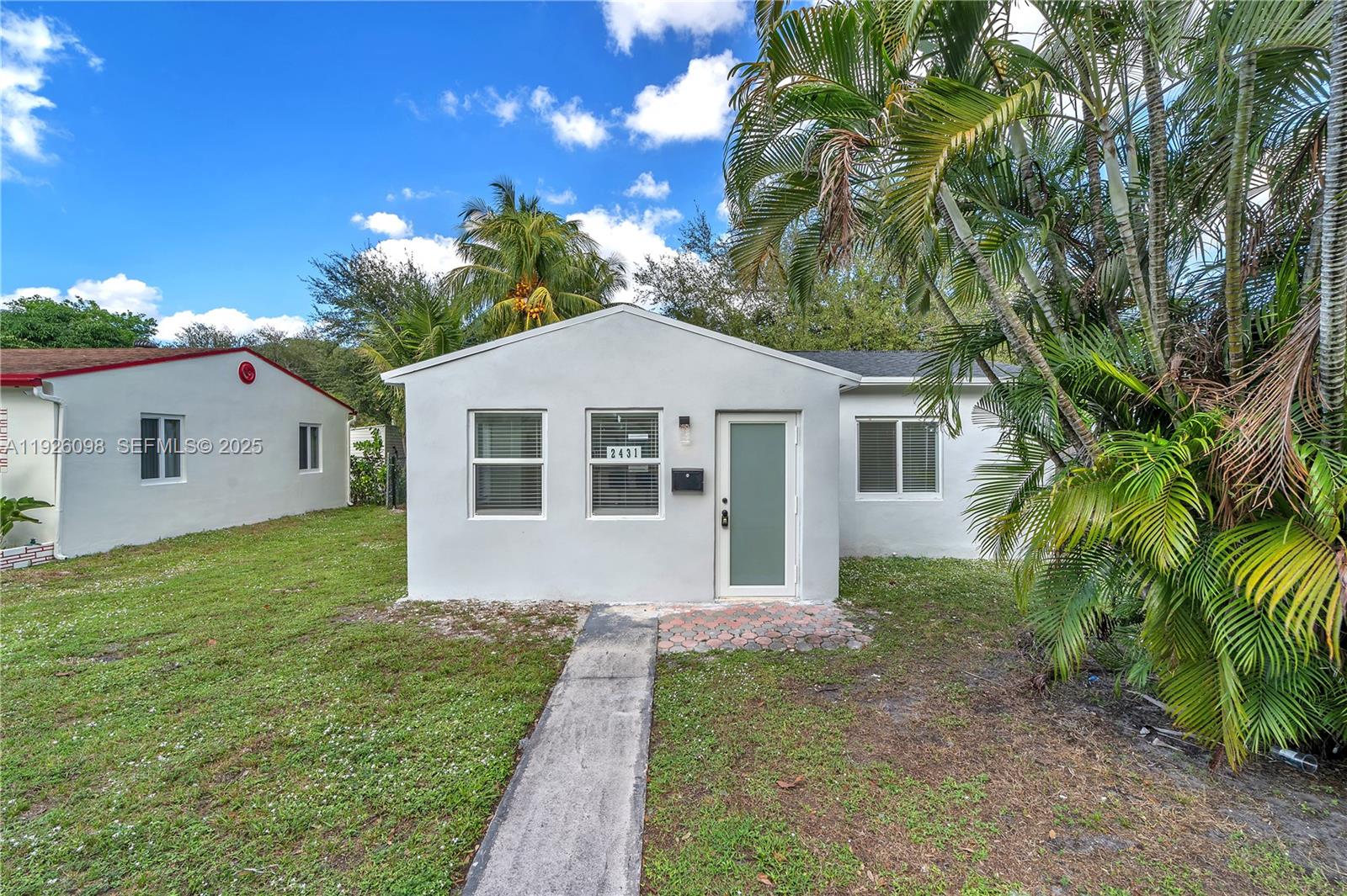 HOLLYWOOD PARK - Residential