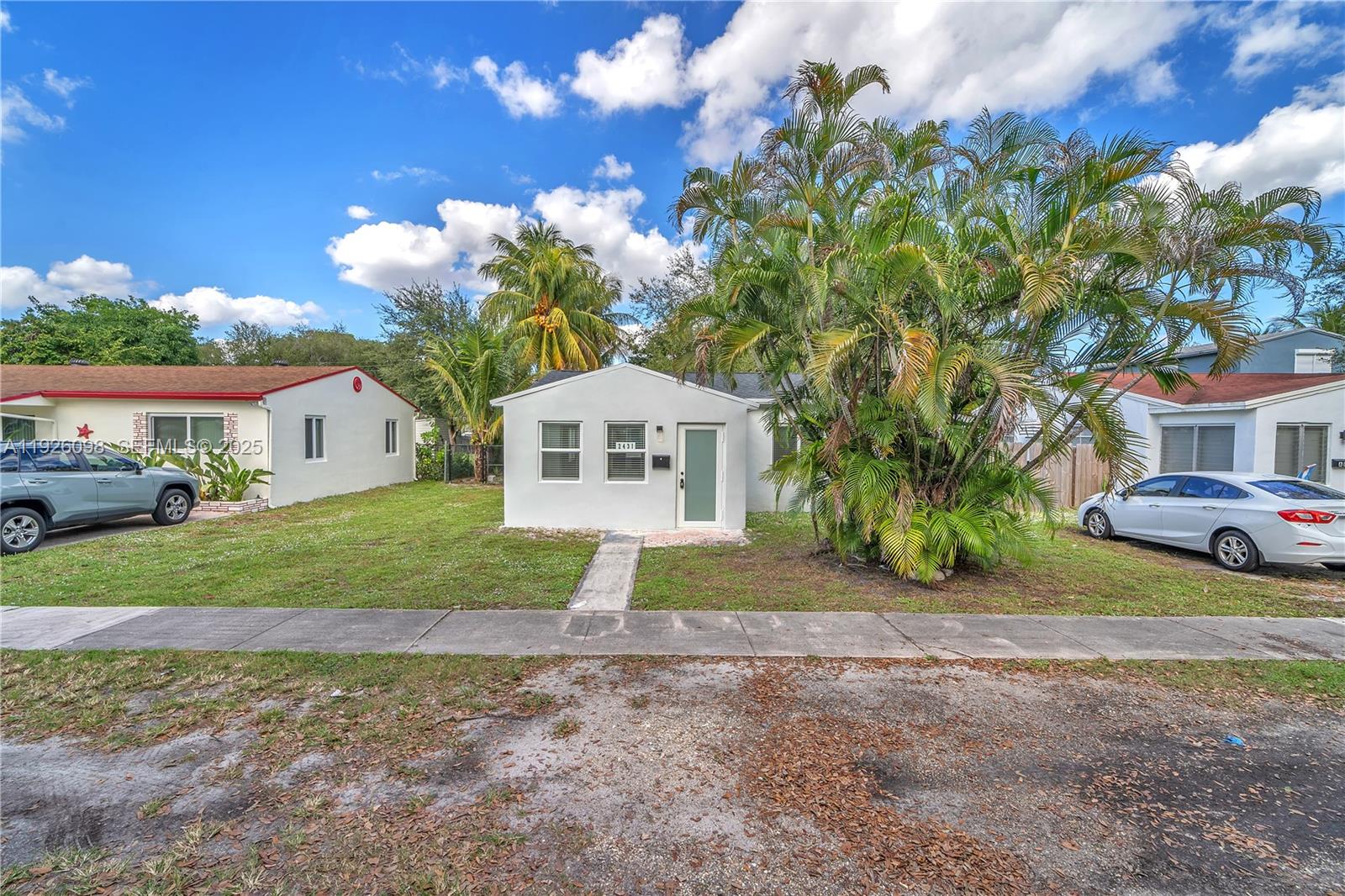 HOLLYWOOD PARK - Residential
