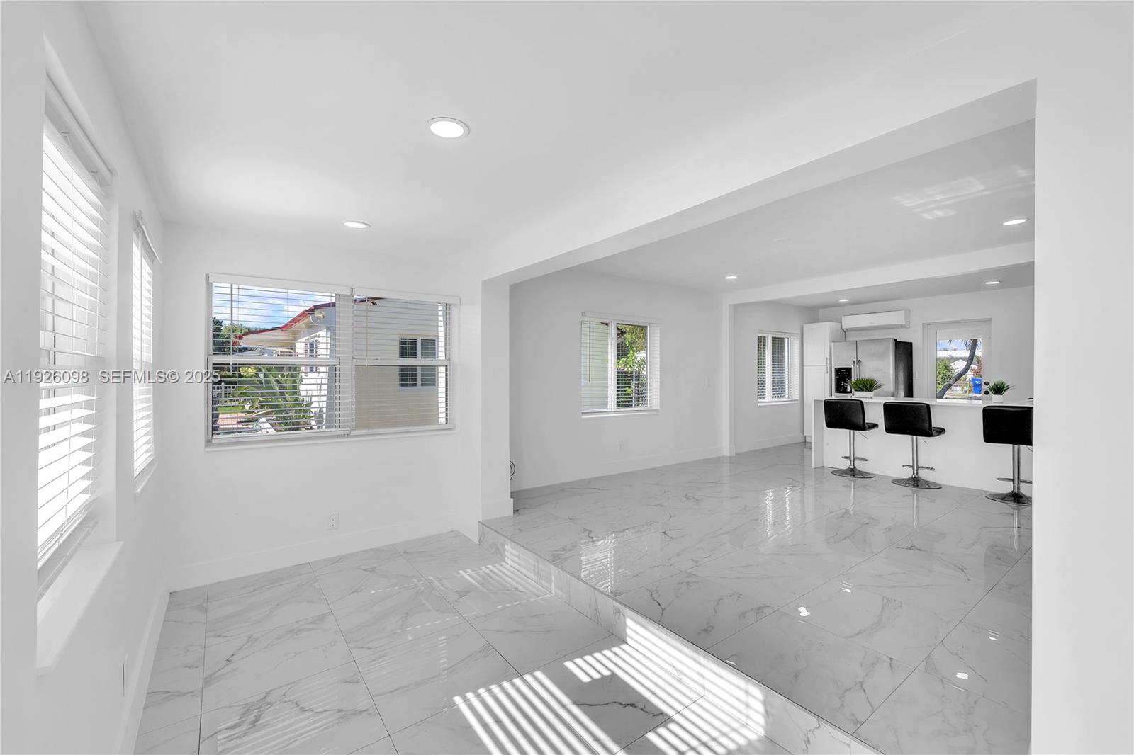 HOLLYWOOD PARK - Residential