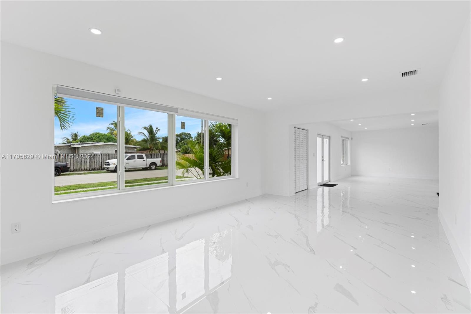 HIGHLAND MANOR SEC 5 - Residential
