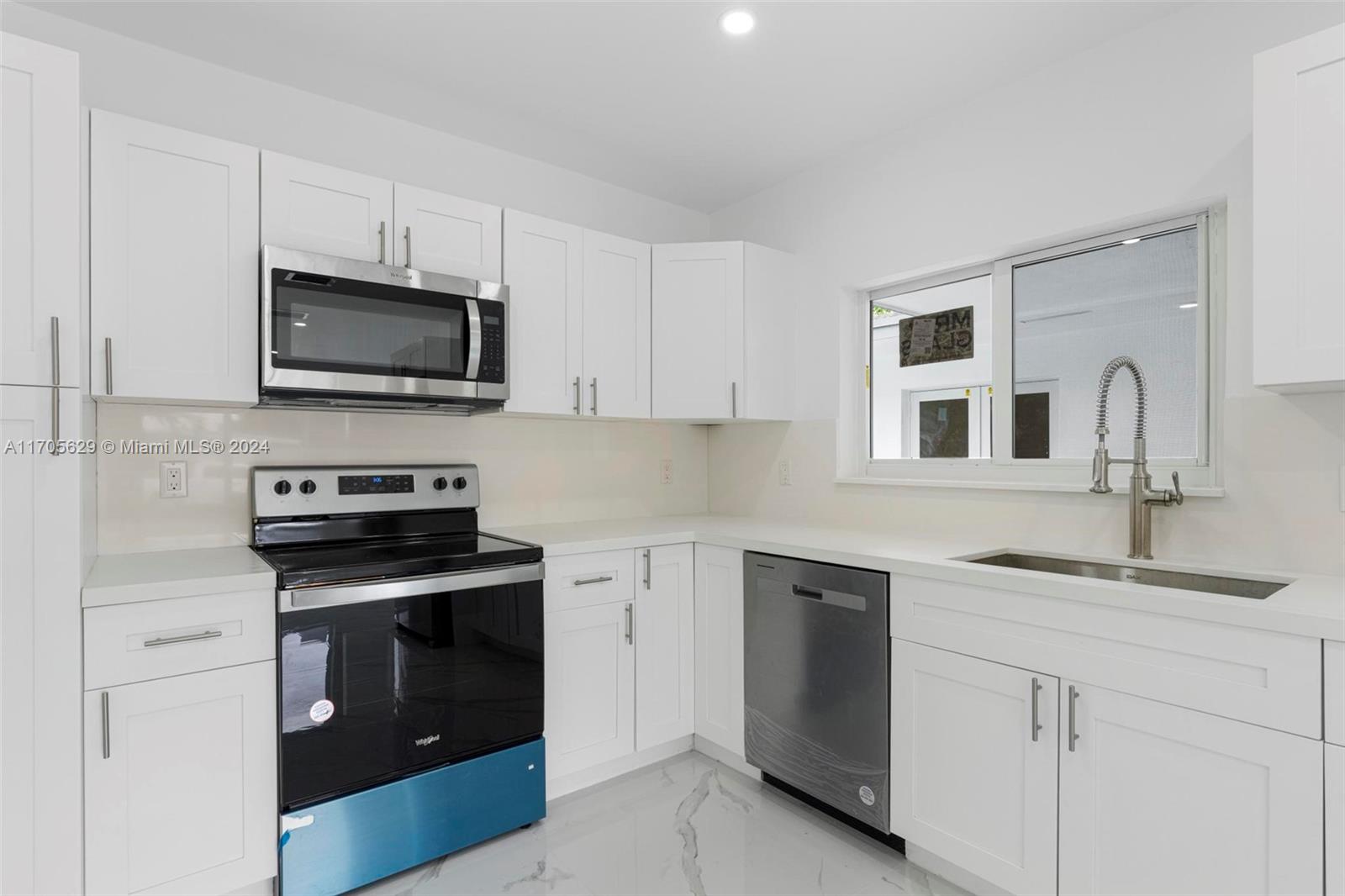 HIGHLAND MANOR SEC 5 - Residential