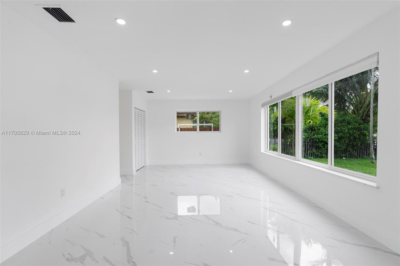 HIGHLAND MANOR SEC 5 - Residential