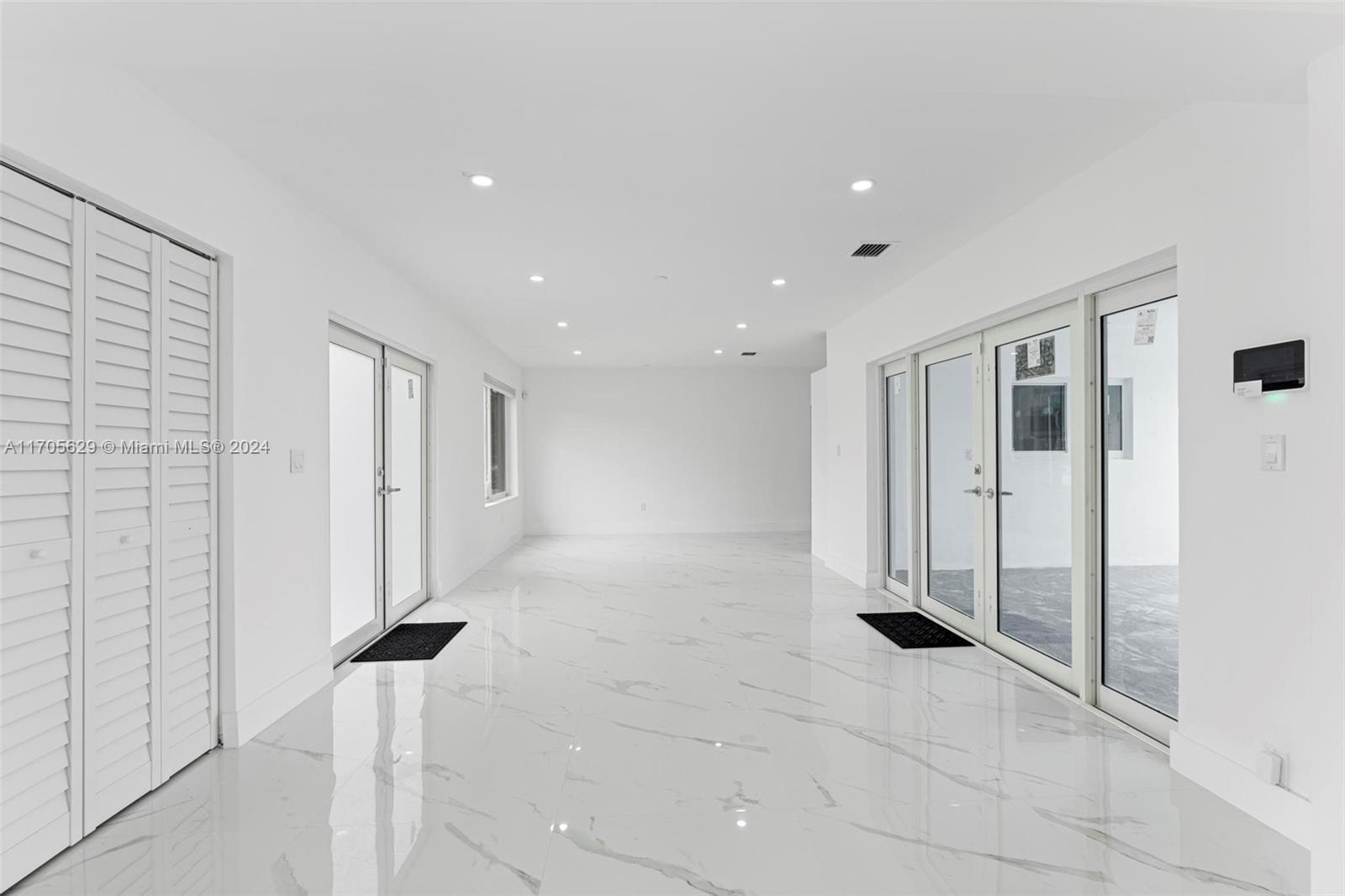 HIGHLAND MANOR SEC 5 - Residential