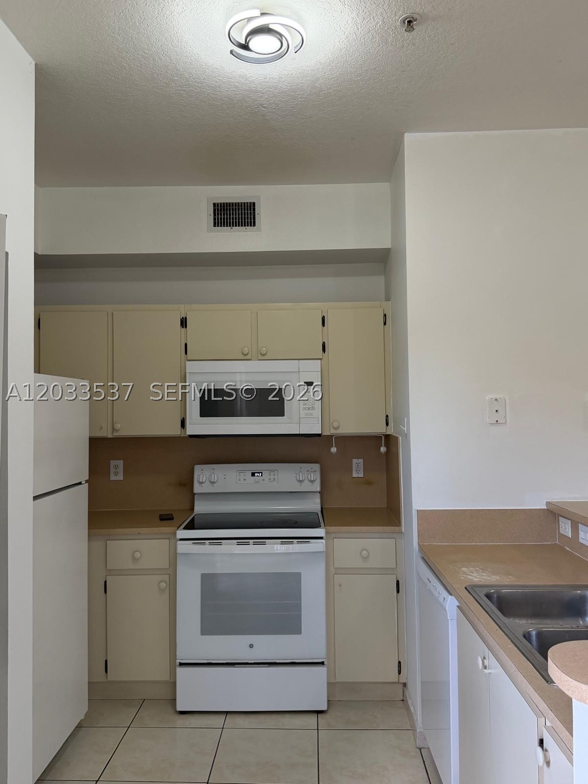 PALM GARDEN AT DORAL - Residential Lease