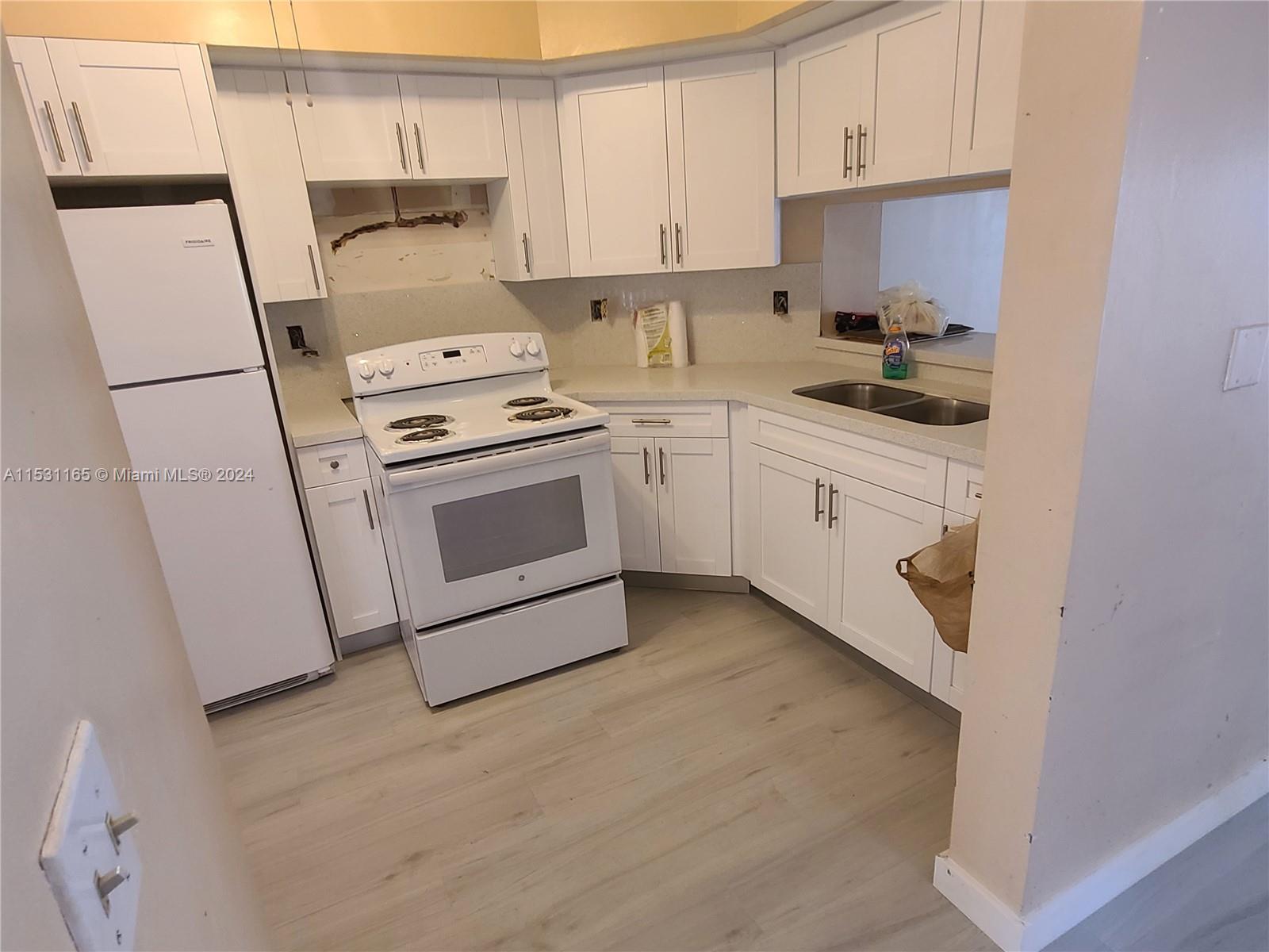 ELAN AT CALUSA CONDO XIV - Residential