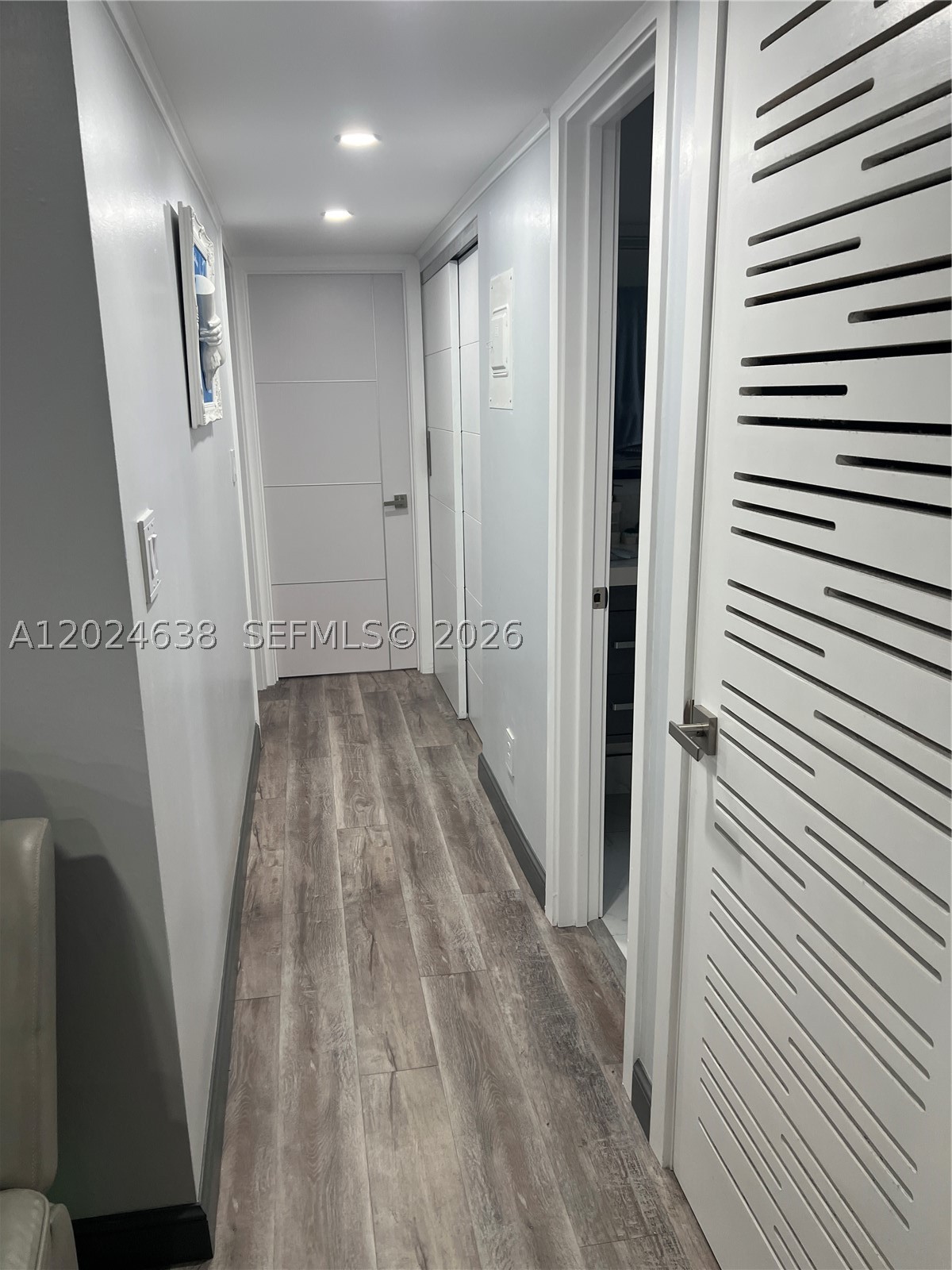 BEVERLY HILLS CONDO NUMBE - Residential Lease