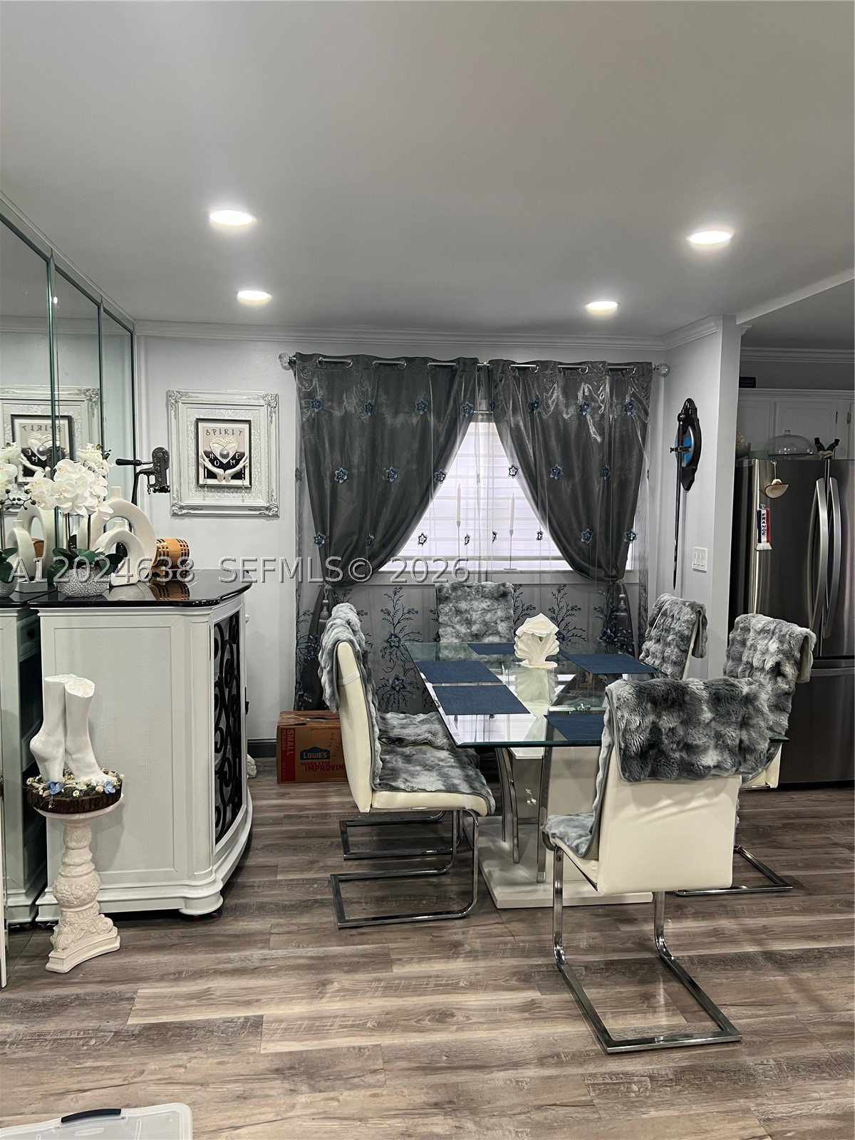 BEVERLY HILLS CONDO NUMBE - Residential Lease