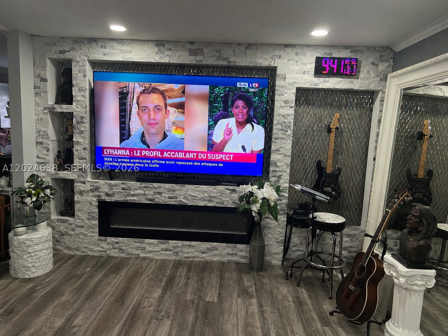 BEVERLY HILLS CONDO NUMBE - Residential Lease